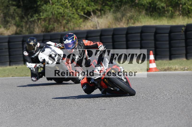 /Archiv-2025/49 26.08.2025 Cornu Master School ADR/blau-bleu/1